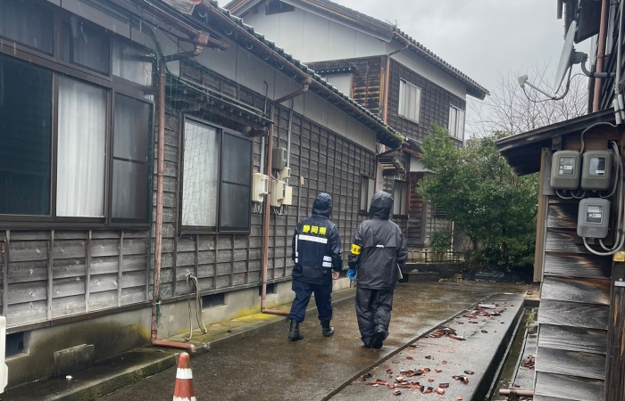 來自日本各地的勘查人員已在石川縣為建物進行危險度的盤查。(圖:慈濟基金會)