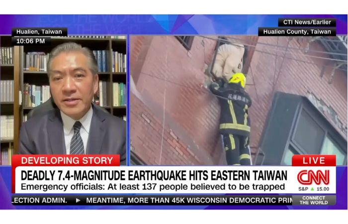 慈濟基金會副執行長何日生描述地震災情,以及慈濟在災難發生後提供的協助。